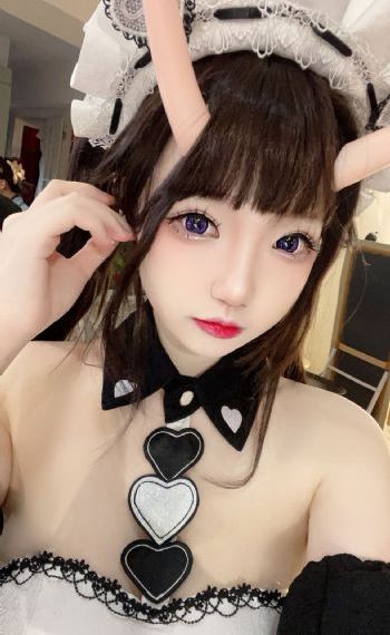 丁字裤翘臀美女撅屁股_超清在线播放
