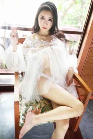 女人趴到床脱了内裤打光_DVD免费观看